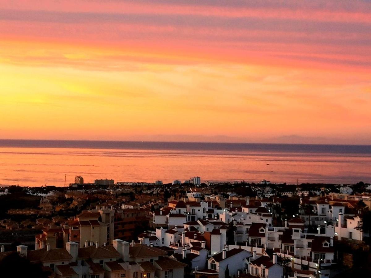 4 Bedroom Holiday Townhouse In Riviera Del Sol With Sea Views Sitio de Calahonda 外观 照片